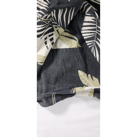 TOMMY BAHAMA Vtg Gray Floral Hawaiian Camp Shirt 70% Silk 30% Linen - Men's M - Picture 7 of 9